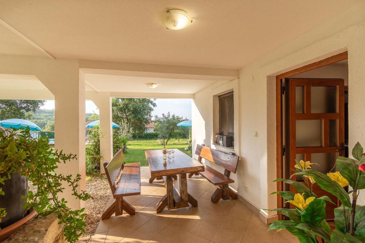 Apartments Lucy โรวีน ภายนอก รูปภาพ