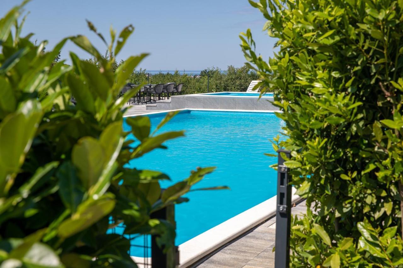 Apartments Lucy โรวีน ภายนอก รูปภาพ