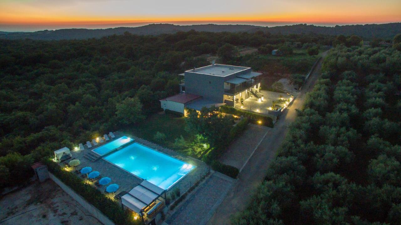 Apartments Lucy โรวีน ภายนอก รูปภาพ
