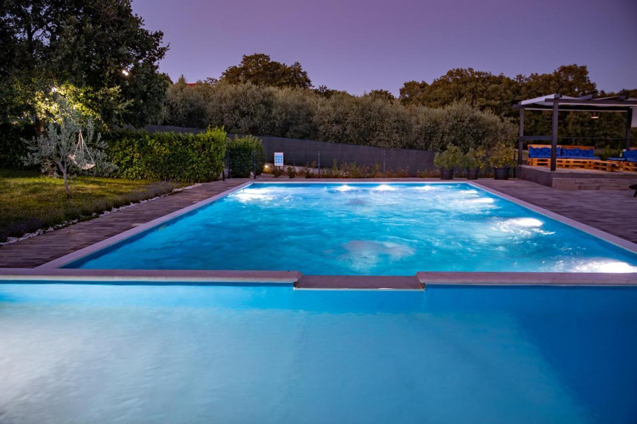 Apartments Lucy โรวีน ภายนอก รูปภาพ