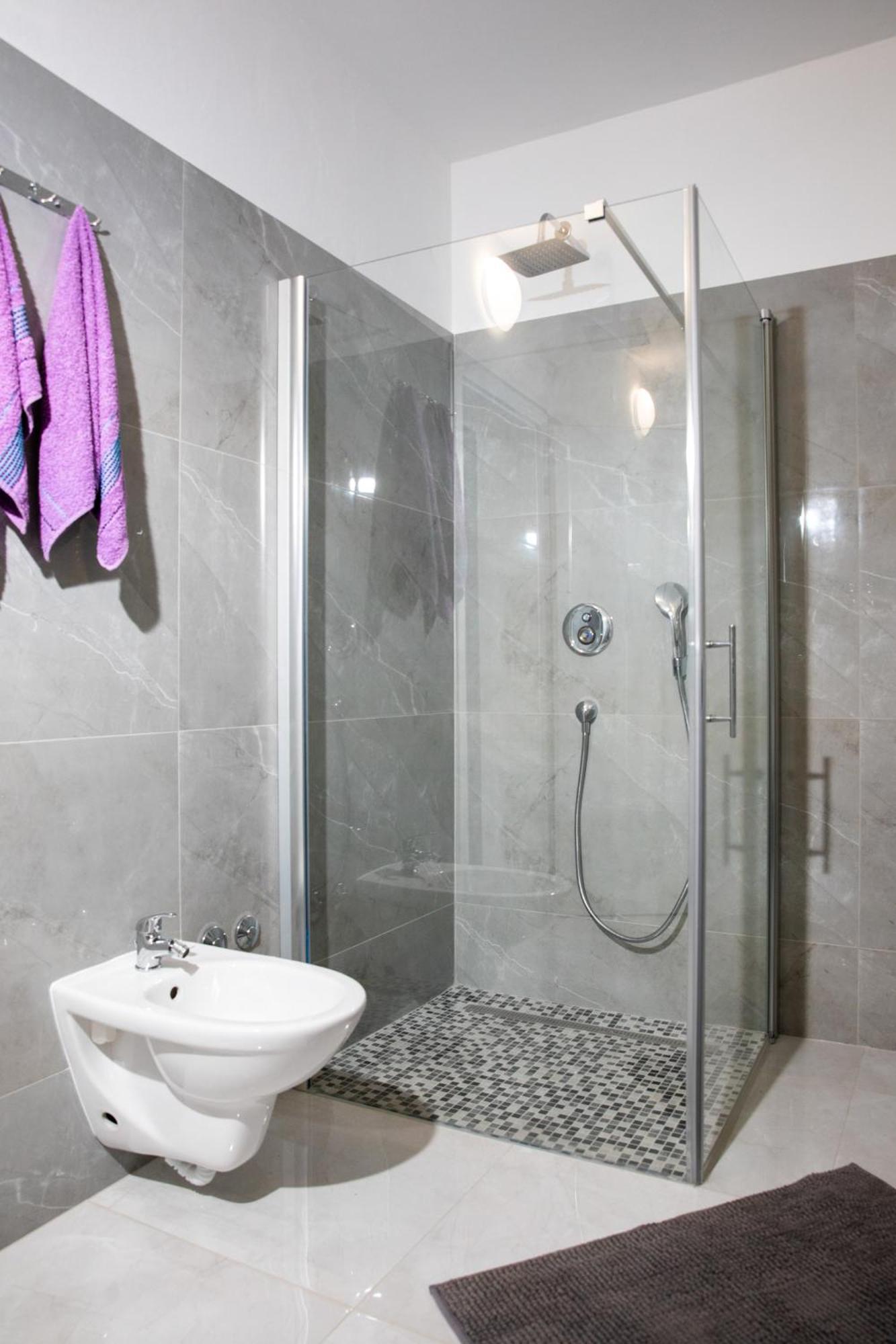 Apartments Lucy โรวีน ห้อง รูปภาพ