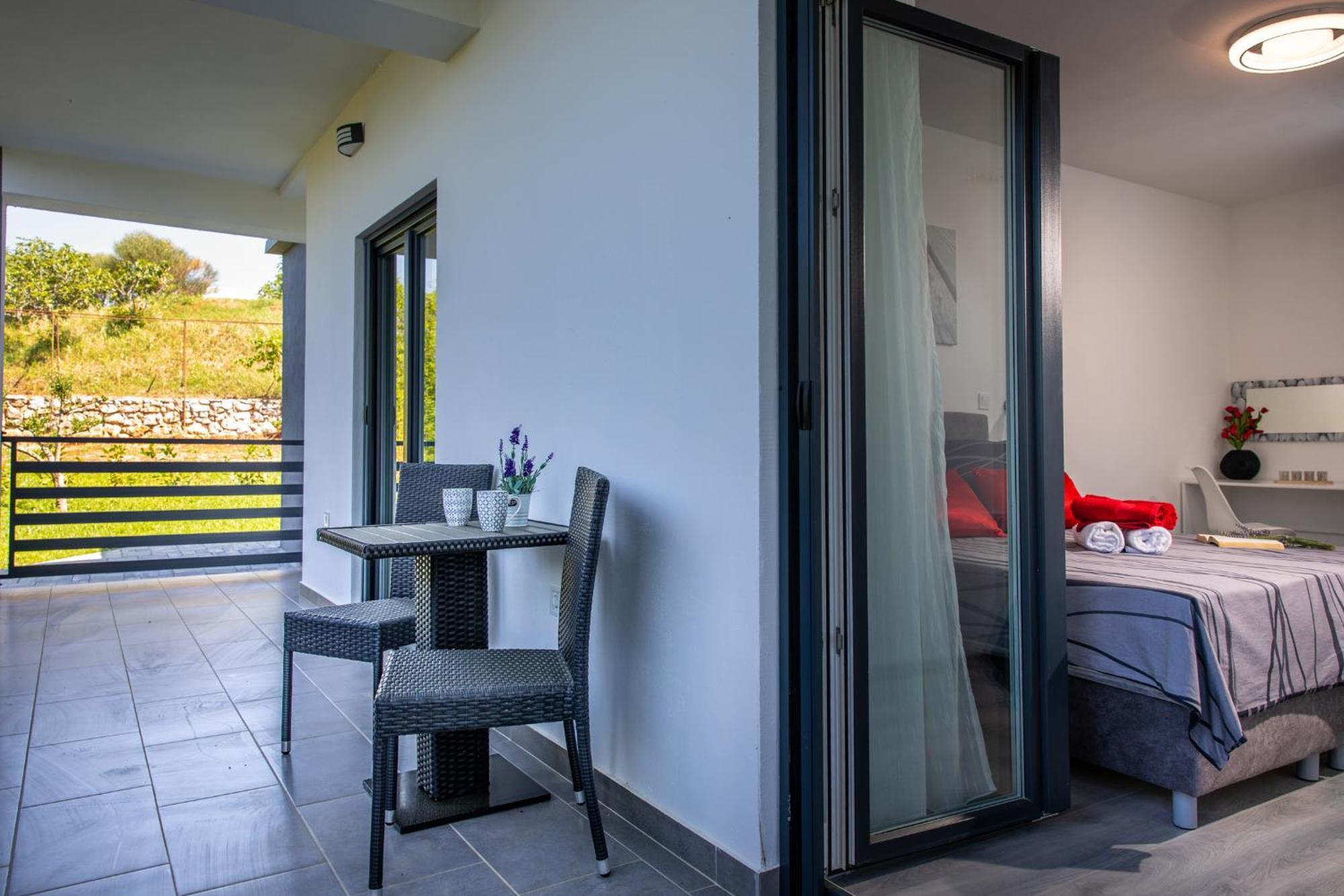 Apartments Lucy โรวีน ห้อง รูปภาพ