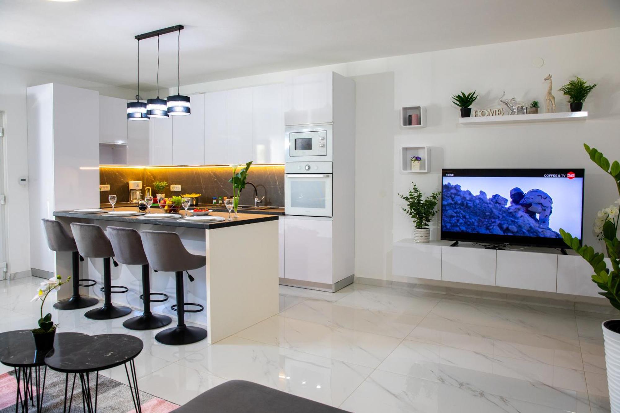 Apartments Lucy โรวีน ห้อง รูปภาพ