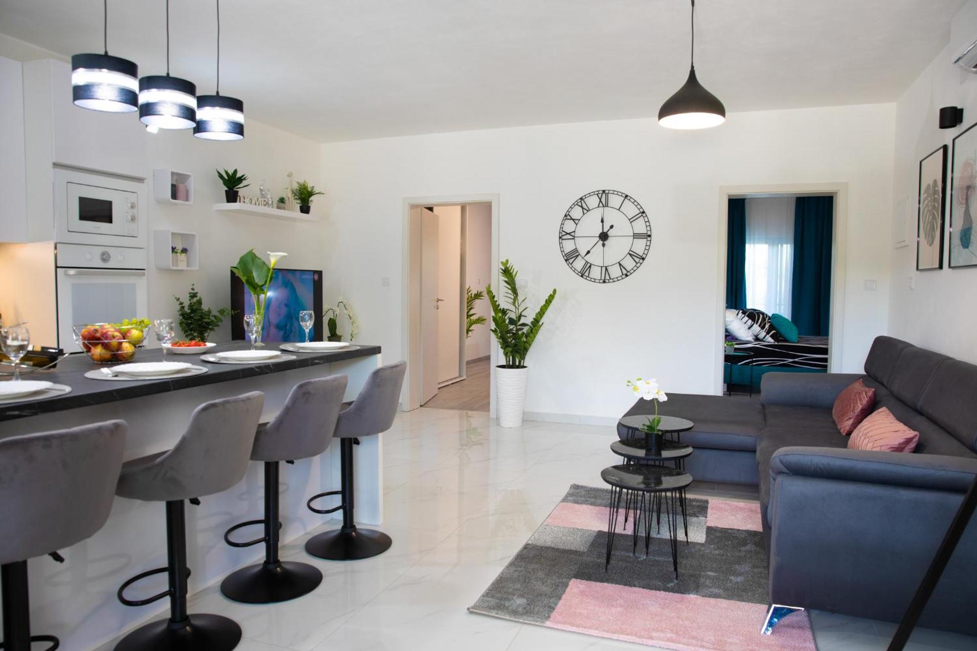 Apartments Lucy โรวีน ห้อง รูปภาพ